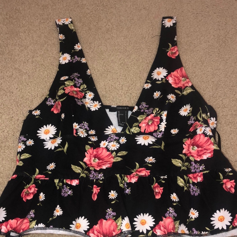Floral deep cut crop top tank